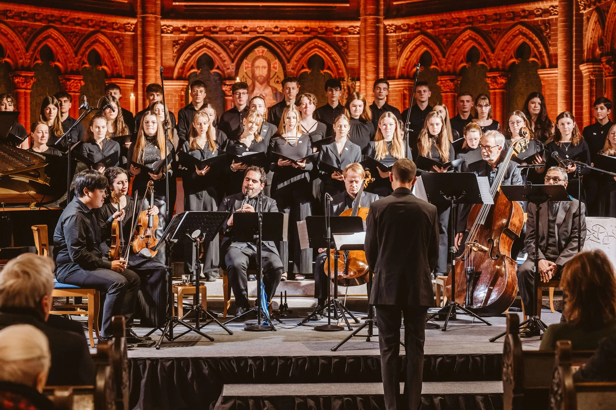 Lebensmelodien Chor am Konzert am 9. November 2025.jpg