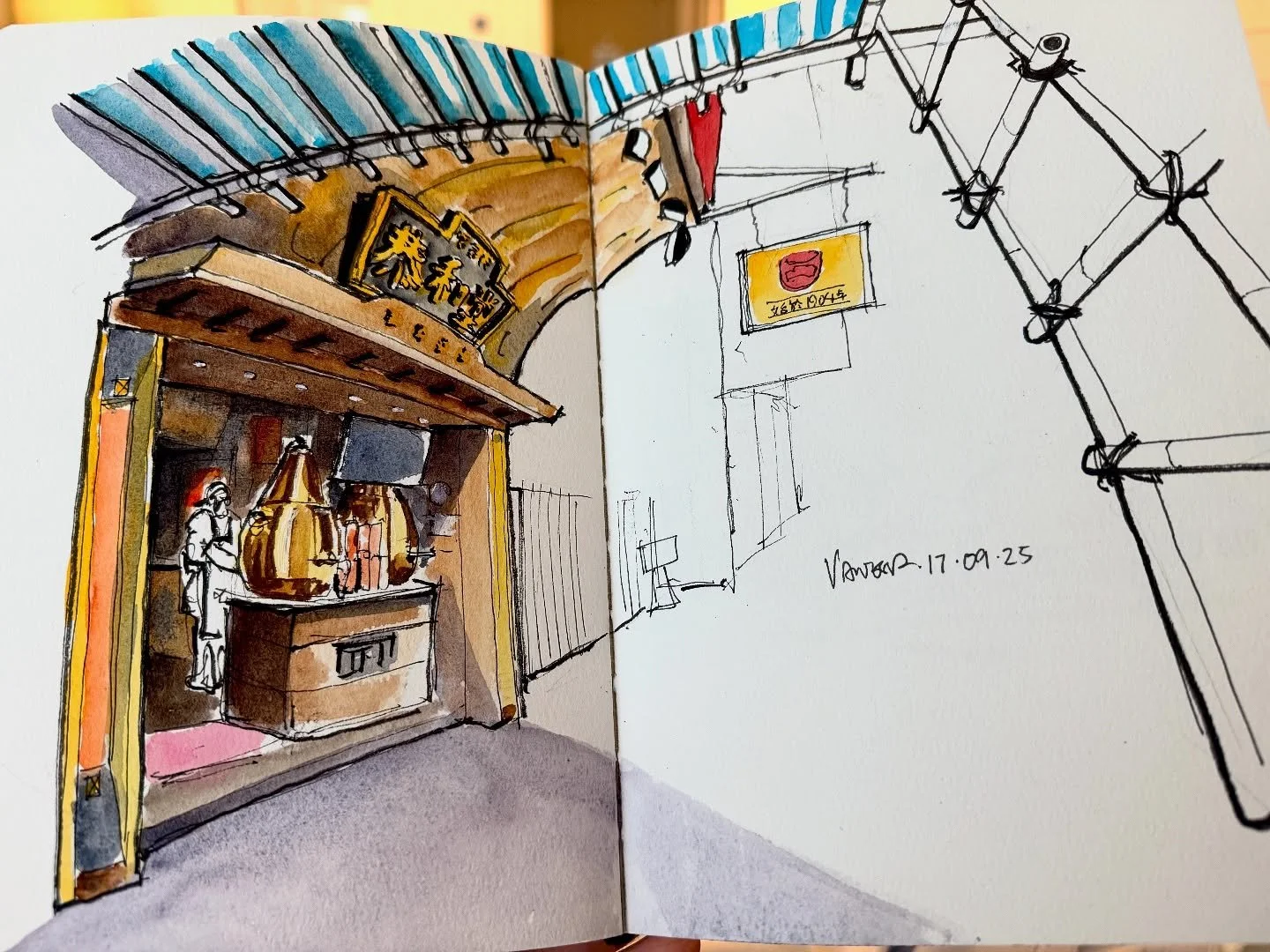 Last Wednesday lunch sketch at Causeway Bay herbal turtle jelly shop.

@urbansketchershk