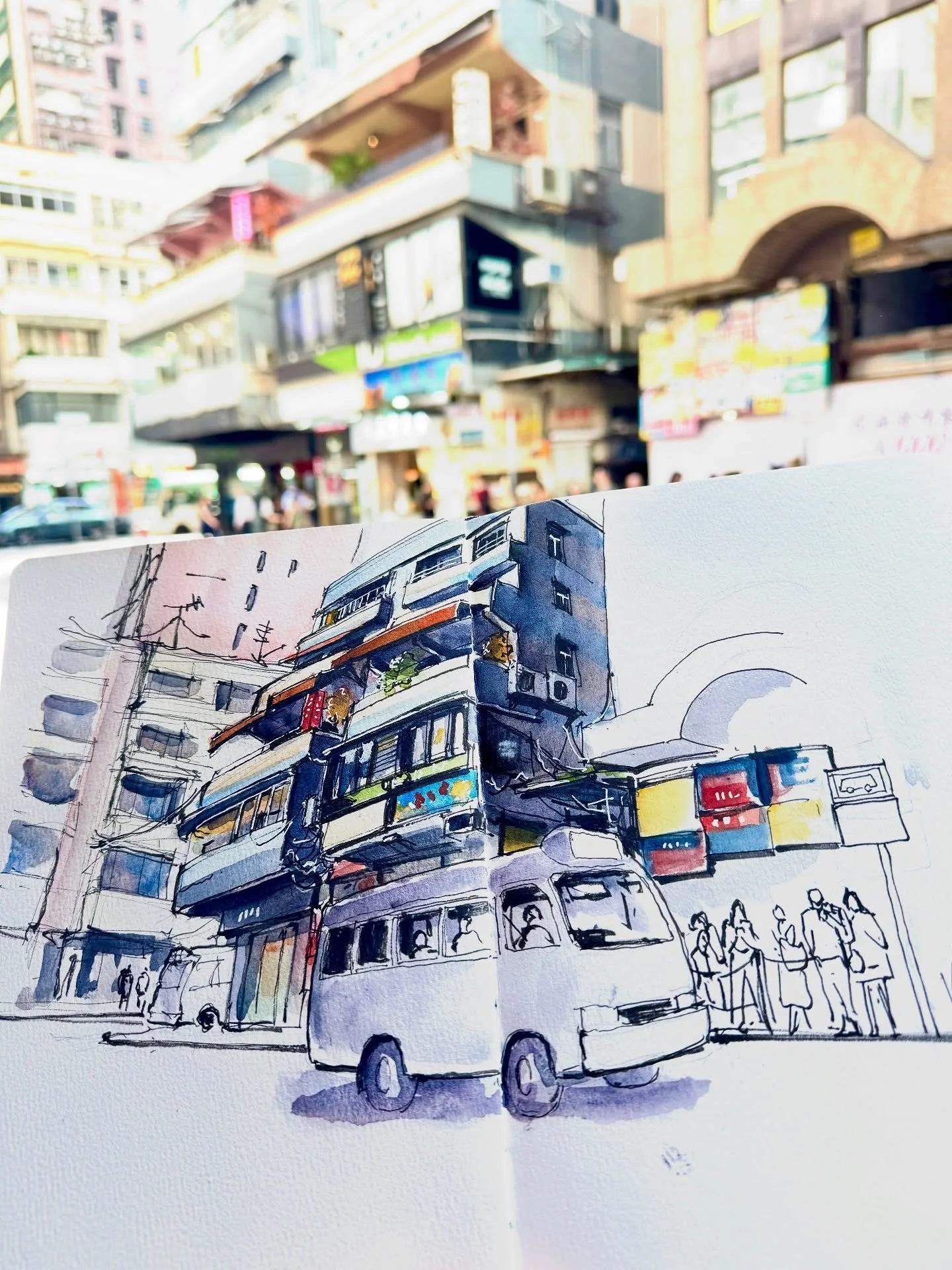 I&rsquo;m re-joining the Wednesday Wanchai fast sketchers group after missing several lunch sketches in a row. I can&rsquo;t believe it&rsquo;s still so hot, and we&rsquo;ve chosen the wrong side of the street to sketch, with the sun shining directly