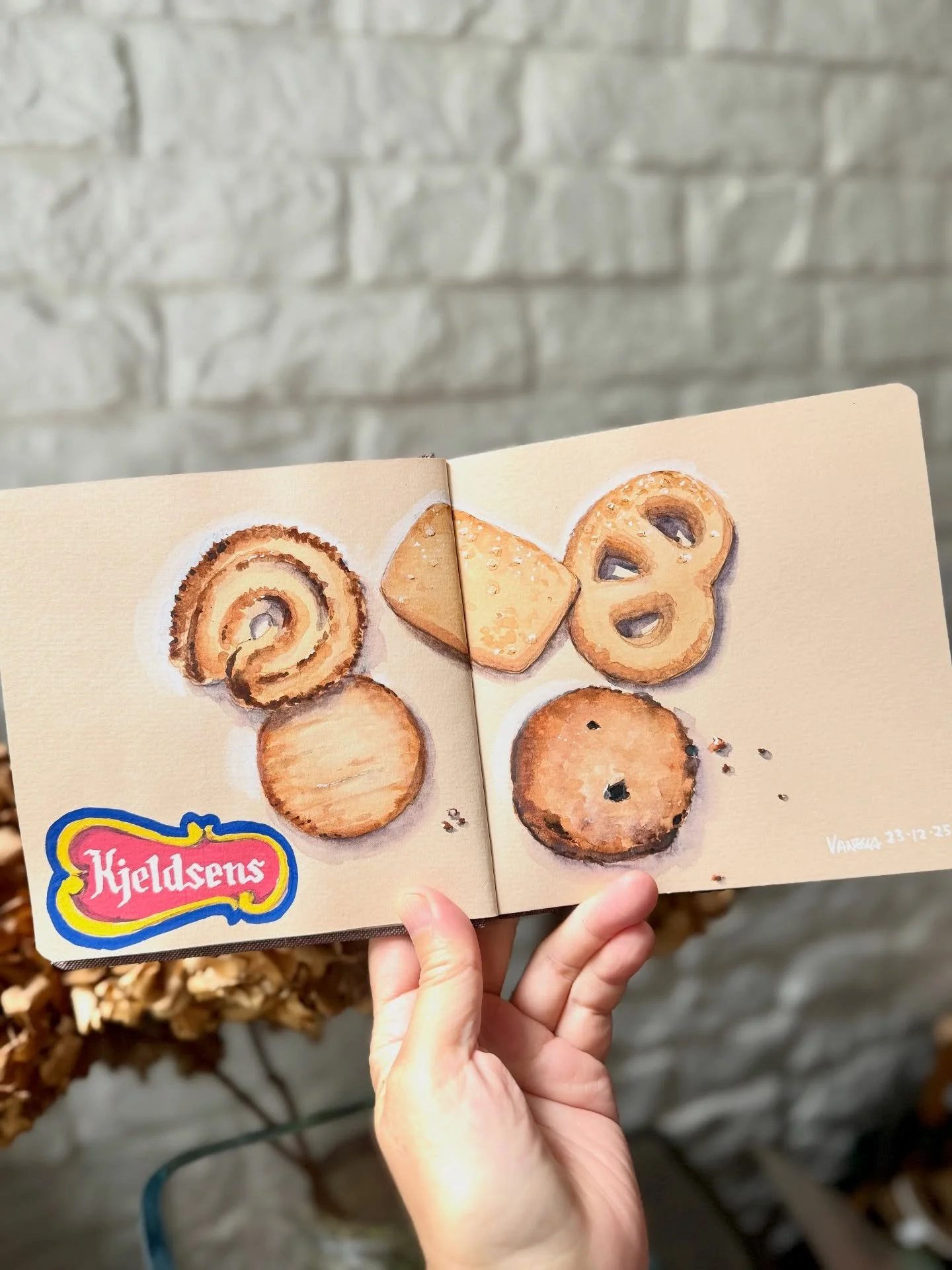 藍罐曲奇Blue tin cookies - a Hong Kong childhood memory.
Growing up, our family would always receive a tin or two as gifts &mdash; nothing surprising, but always there in the background of holidays and visits.
We would leave the tin sitting around the ho