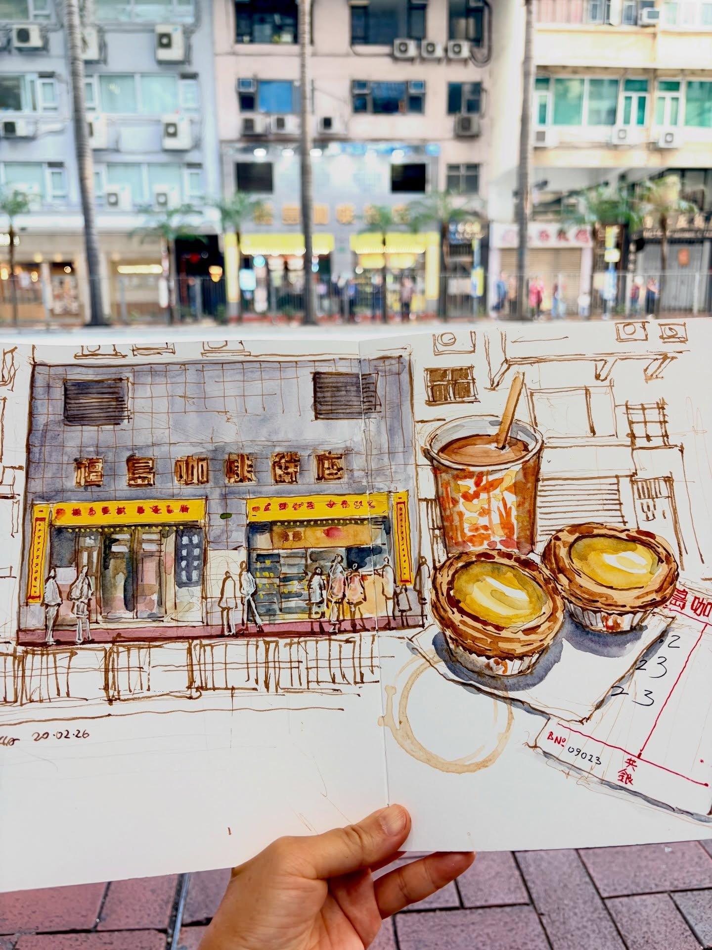 Bidding farewell to one of my favourite &mdash; and one of the oldest &mdash; cha chaan teng in Wanchai. Sadly, they&rsquo;ll be closing their Wanchai location soon. Where else can I find good egg tarts and hot milk tea around here?
I ordered double 