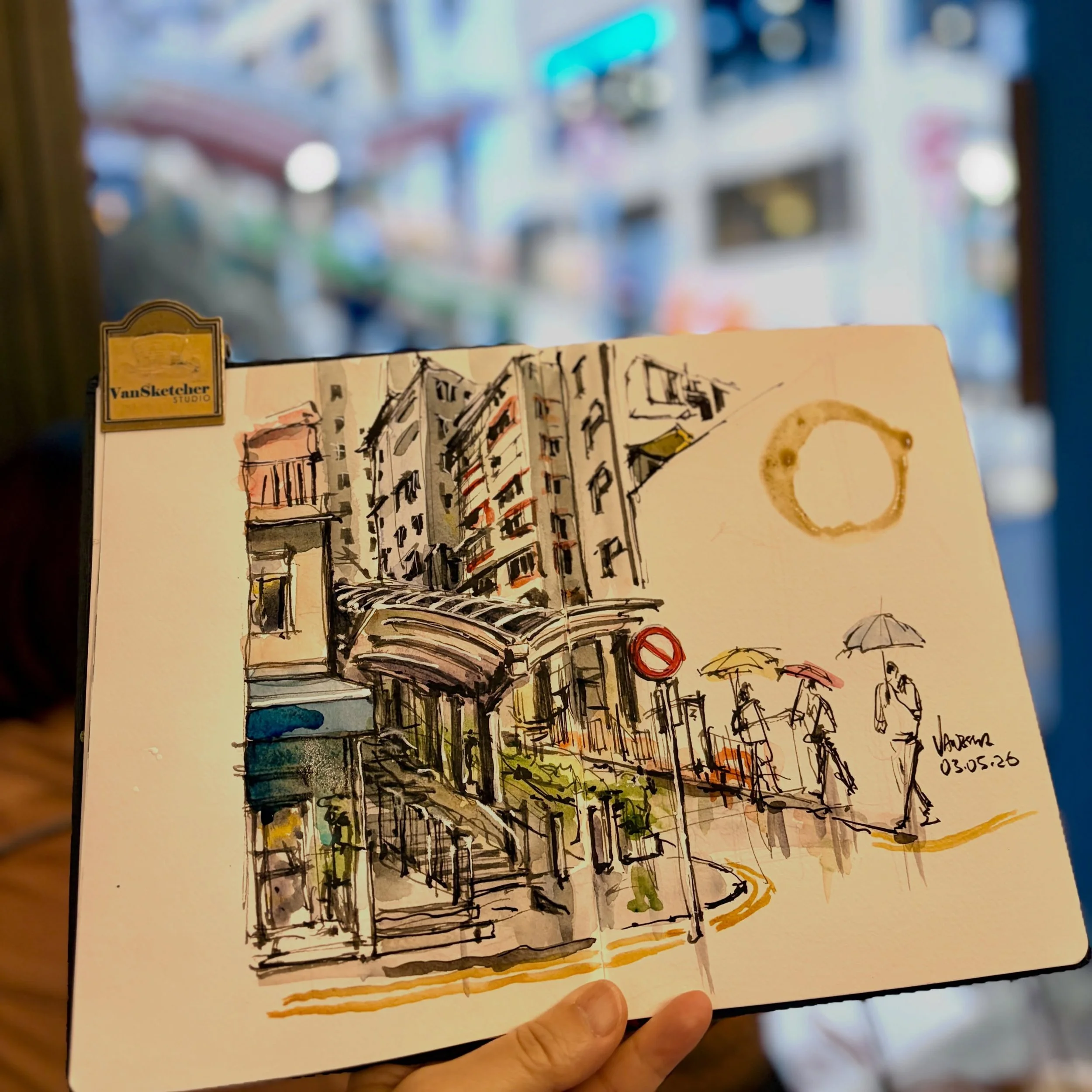 Yikes&hellip; I really hate the rain 😅 
We had such a lovely morning, but just as our USkHK sketchcrawl kicked off this afternoon, the rain poured. We cannot gather as planned and everyone just scattered to find our own corner for shelter and sketch