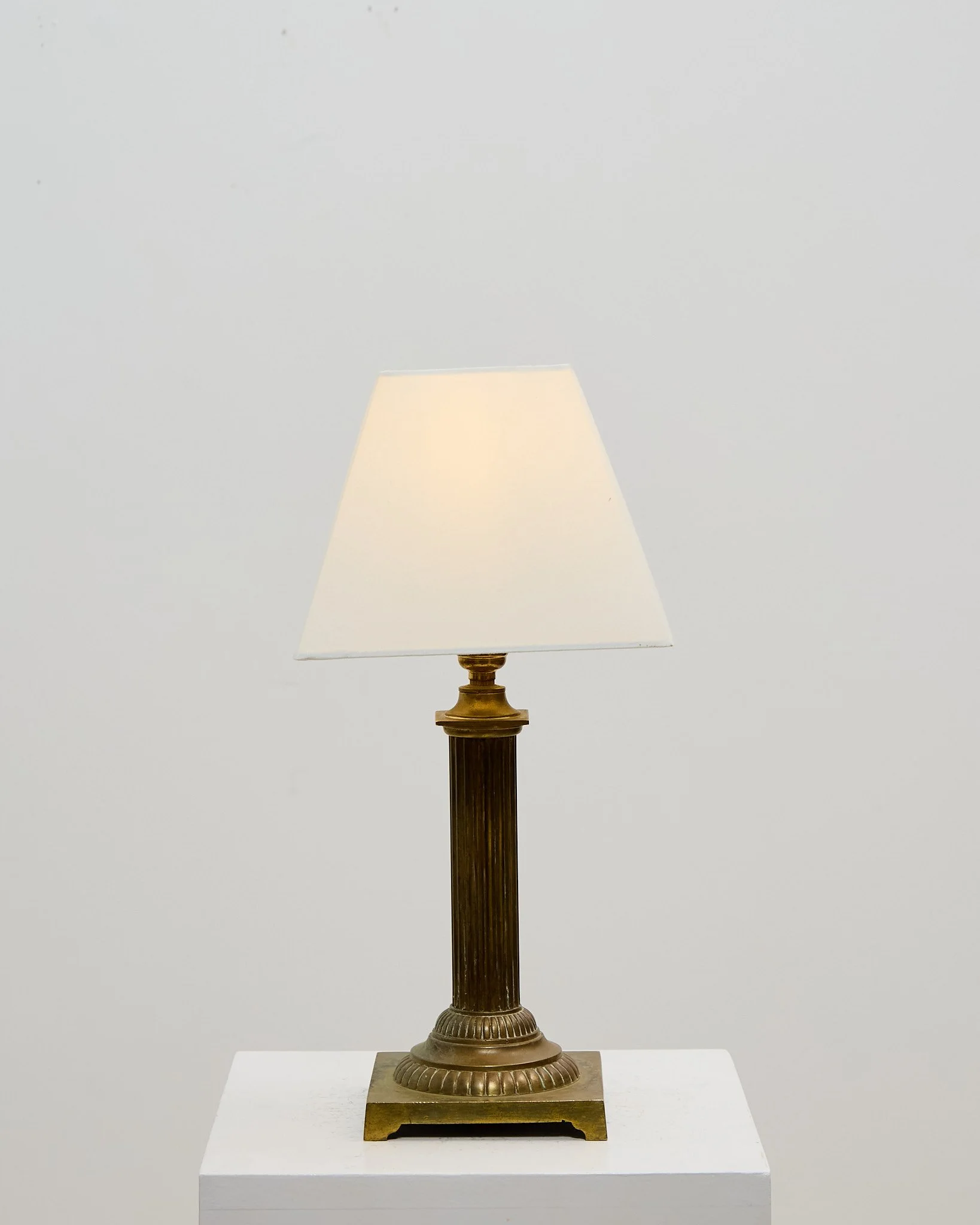 BRASS COLUMN LAMP