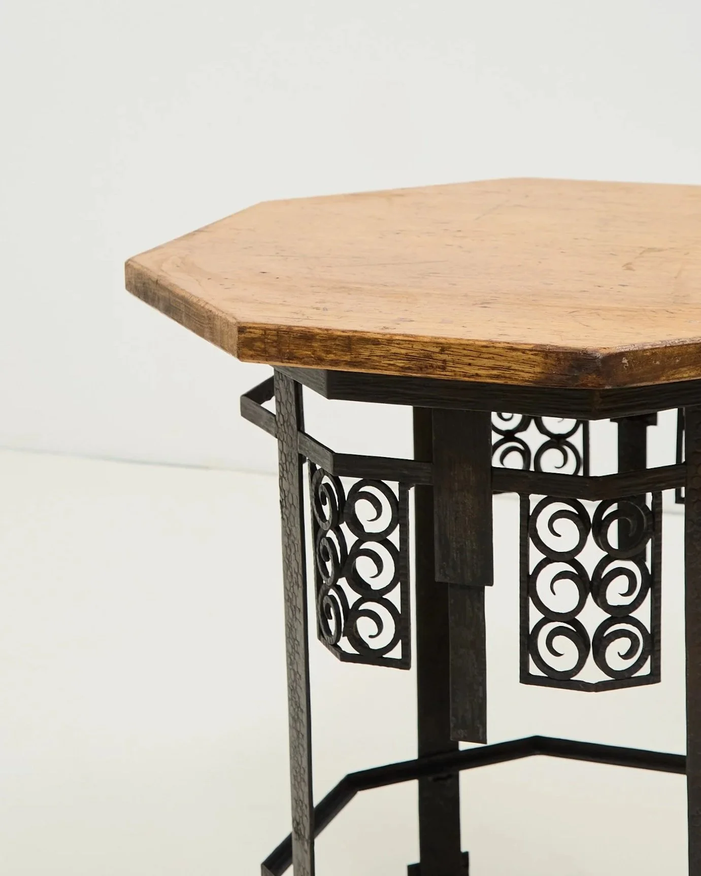 ART NOVEAU TABLE