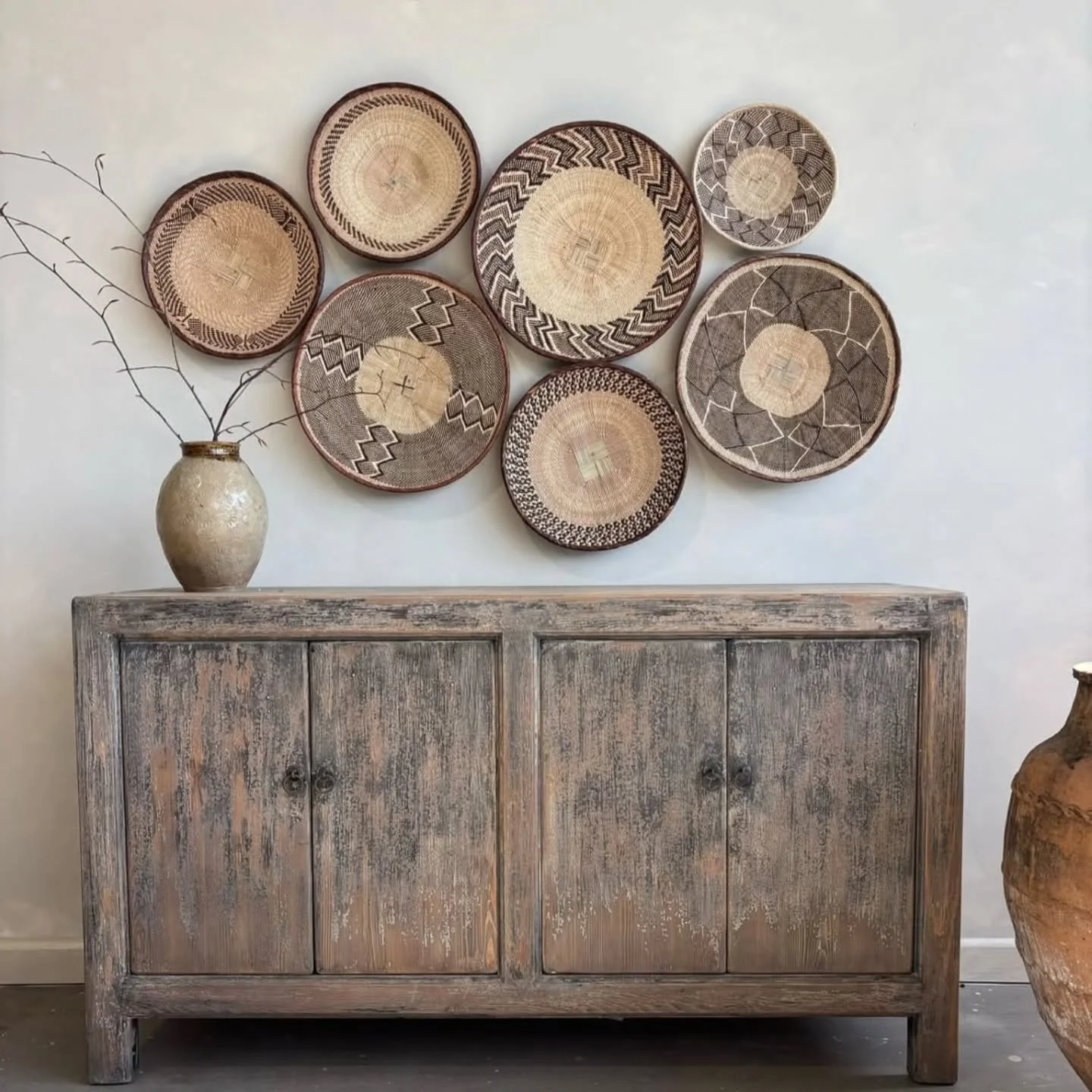 &ldquo;&lsquo;A room should feel collected, not decorated.&rsquo; ✨

Handwoven Binga baskets add that effortless, organic touch to your walls. 🤎

💡 Save this idea for your next interior update &amp; share with a friend who&rsquo;d love this look!&r