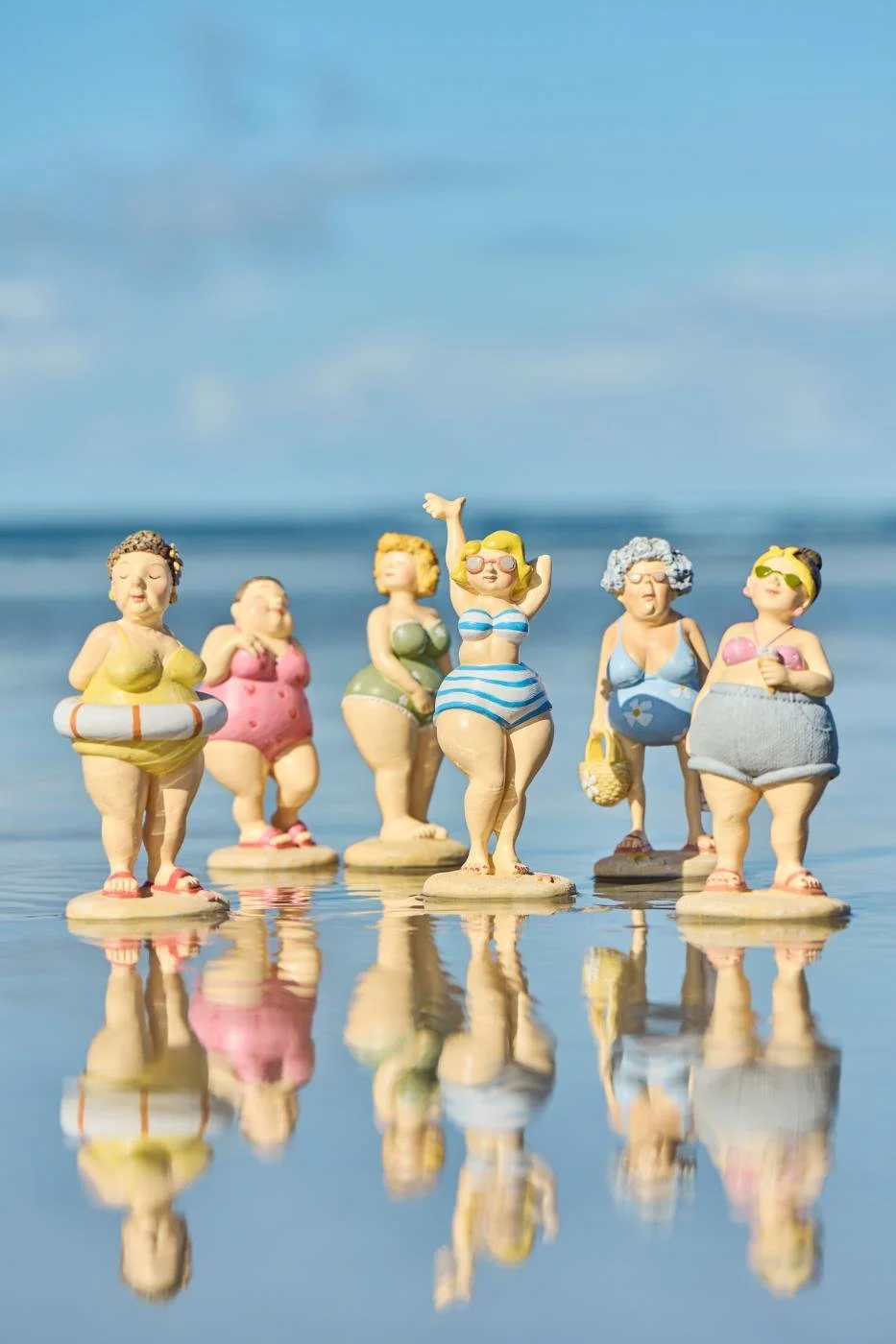 ib_laursen_damen_in_badekleidung_strandkoeniginnen_9.jpg