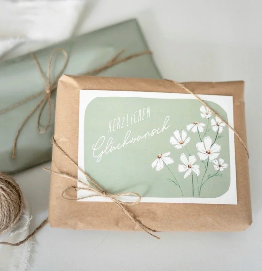 FROLLEIN LÜCKE Postkarte "Herzlichen Glückwunsch"