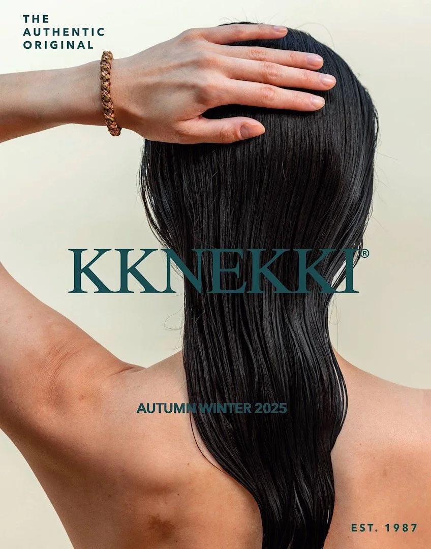 Hej Hej!

✨ Kknekki &ndash; die Kult-Haargummis aus Norwegen ✨
Langlebig, haarschonend und einfach wundersch&ouml;n 💕
Ob f&uuml;r Zopf, Dutt oder als Armband &ndash; Kknekki sind echte Allrounder und dabei super sanft zum Haar.

Bei @herzenszucker_s