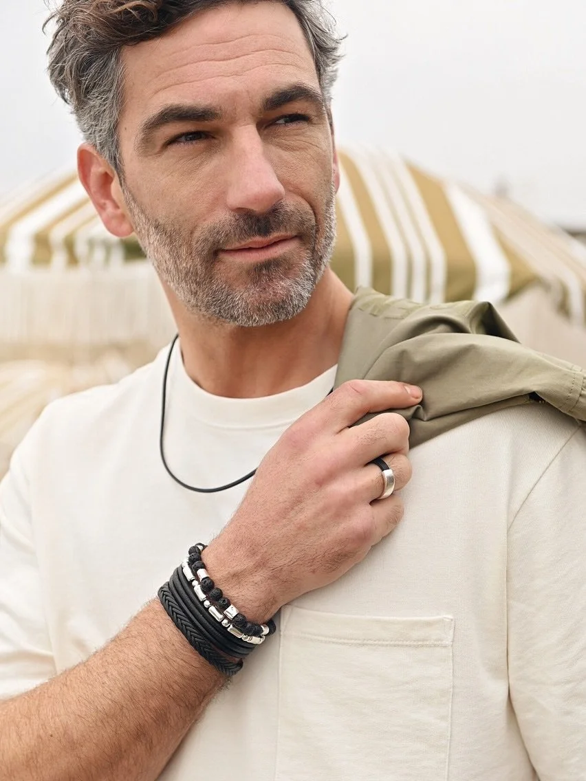 ✨ Herzensst&uuml;cke, die verzaubern! ✨

F&uuml;r alle, die Schmuck nicht nur tragen, sondern f&uuml;hlen 💫

QOSS &ndash; aus den Niederlanden
Zeitlose Designs f&uuml;r sie &amp; ihn. 🤍
Ob Statement-Piece oder t&auml;glicher Begleiter &ndash; finde