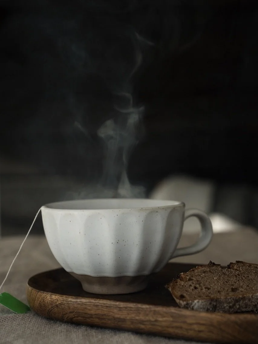 Guten Morgen 🤍

Ob der Tag mit einer Tasse Kaffee oder Tee beginnt.
Hab einen sch&ouml;nen Tag.

Diese sch&ouml;nen rustikalen Tassen sind von @ernstform.se und gibt f&uuml;r Kaffee und Tee, in beiden Farben. 

.
.
.
.
#herzenszuckershop #herzenszuc