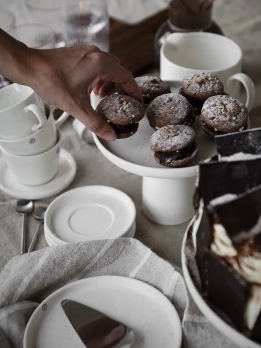 ✨Fika ist ein schwedischer Begriff und bedeutet viel mehr als nur Kaffee trinken. ✨

Bedeutung von Fika

✨ Eine bewusste Kaffeepause, meist mit Geb&auml;ck
 (z. B. Zimtschnecken, Kuchen),
✨ gemeinsam mit anderen oder auch alleine,
✨ mit Zeit f&uuml;r
