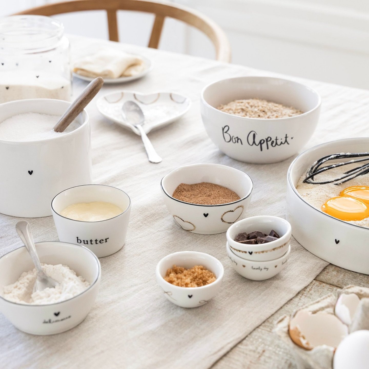 Lieblingsst&uuml;cke 🩷

Manchmal sind es die kleinen Dinge, die den Alltag besonders machen 🤍
Die kleinen Schalen von Bastion Collections bringen genau dieses Gef&uuml;hl nach Hause &ndash; minimalistisch, liebevoll &amp; vielseitig.

@bastioncolle