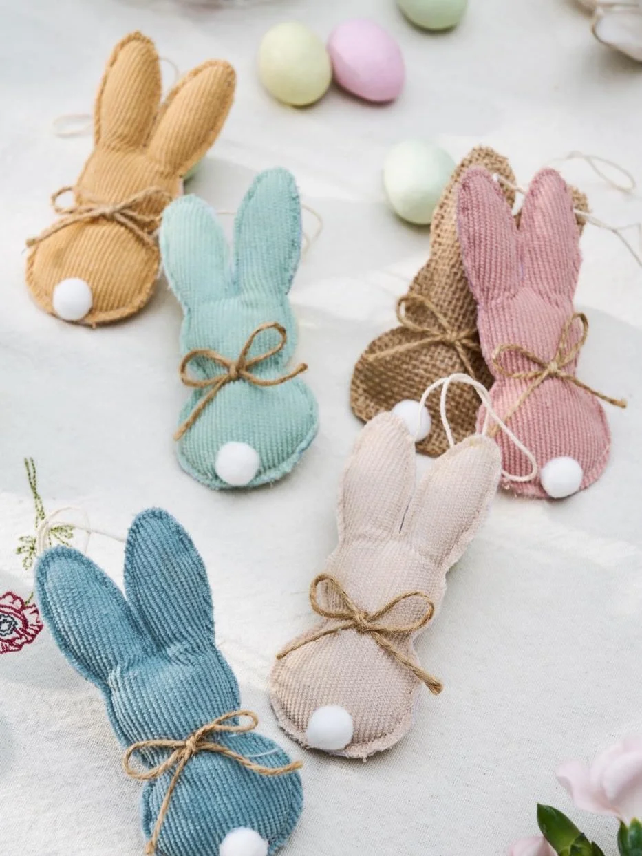 Karfreitag Vibes ✨ 

Ein bisschen langsamer, ein bisschen ruhiger &ndash; genau das Richtige, um mal durchzuatmen und den Moment zu genie&szlig;en. 

Zwischen sanften Farben, kleinen Details und Fr&uuml;hlingsgef&uuml;hlen darf&rsquo;s heute einfach 