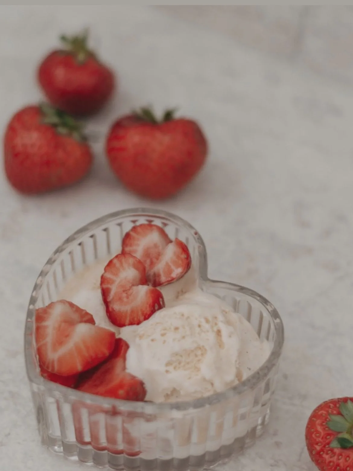 Erdbeeren 🍓 

Magst Du auch so gerne Erdbeeren?