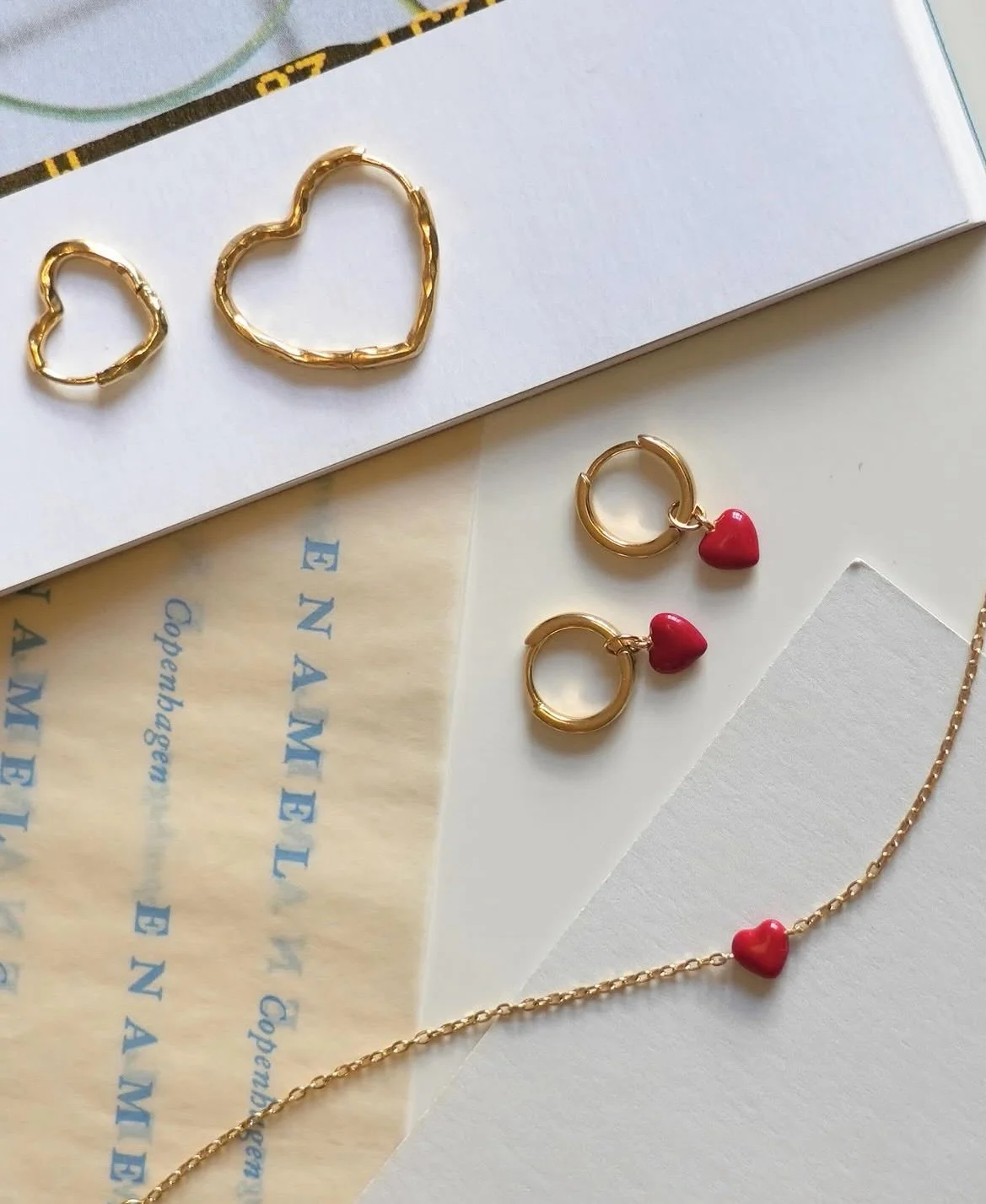 Enamel Copenhagen ❤️

Weitere sch&ouml;ne Teile von Enamel findest Du im Shop. 

#herzenszucker #enamel #enameljewelry #copenhagen #nordicstyle