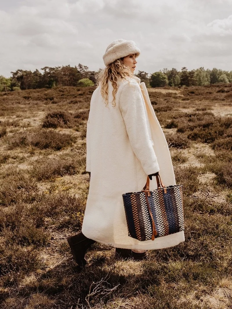 Shopper Time 🩷

Wenn man gro&szlig;e Taschen liebt &ndash; dann sind die Handed by Shopper die perfekte Wahl. Klare Linien, edles Design, viel Raum f&uuml;r die sch&ouml;nen Dinge des Alltags.

herzenszucker.de

#herzenszucker #shopper #herbstmode #