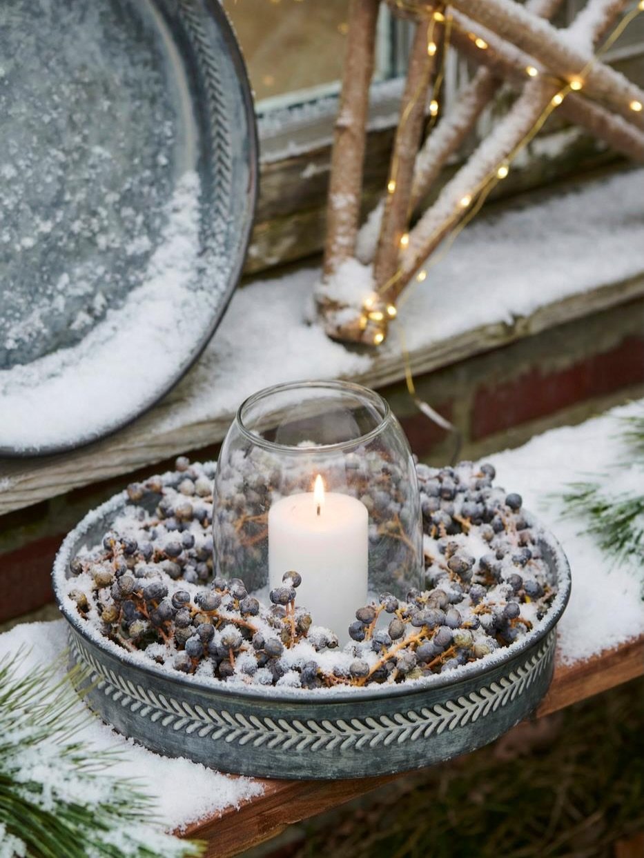 Deko Inspiration von Ib Laursen 🩷

Wenn der erste Schnee f&auml;llt, braucht es nur wenig f&uuml;r eine stimmungsvolle Atmosph&auml;re. 

Das Tablett gibt es bei herzenszucker als 2er-Set in zwei unterschiedlichen Gr&ouml;&szlig;en.

Den Stern im Hi