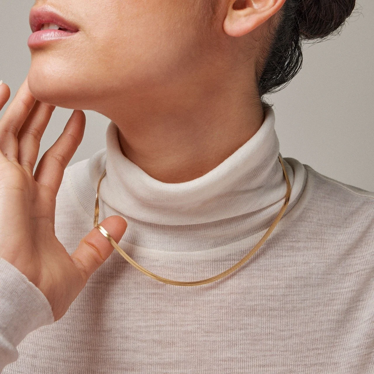 enamel_copenhagen_halskette_caroline_gold_Necklace_Caroline_2.jpeg