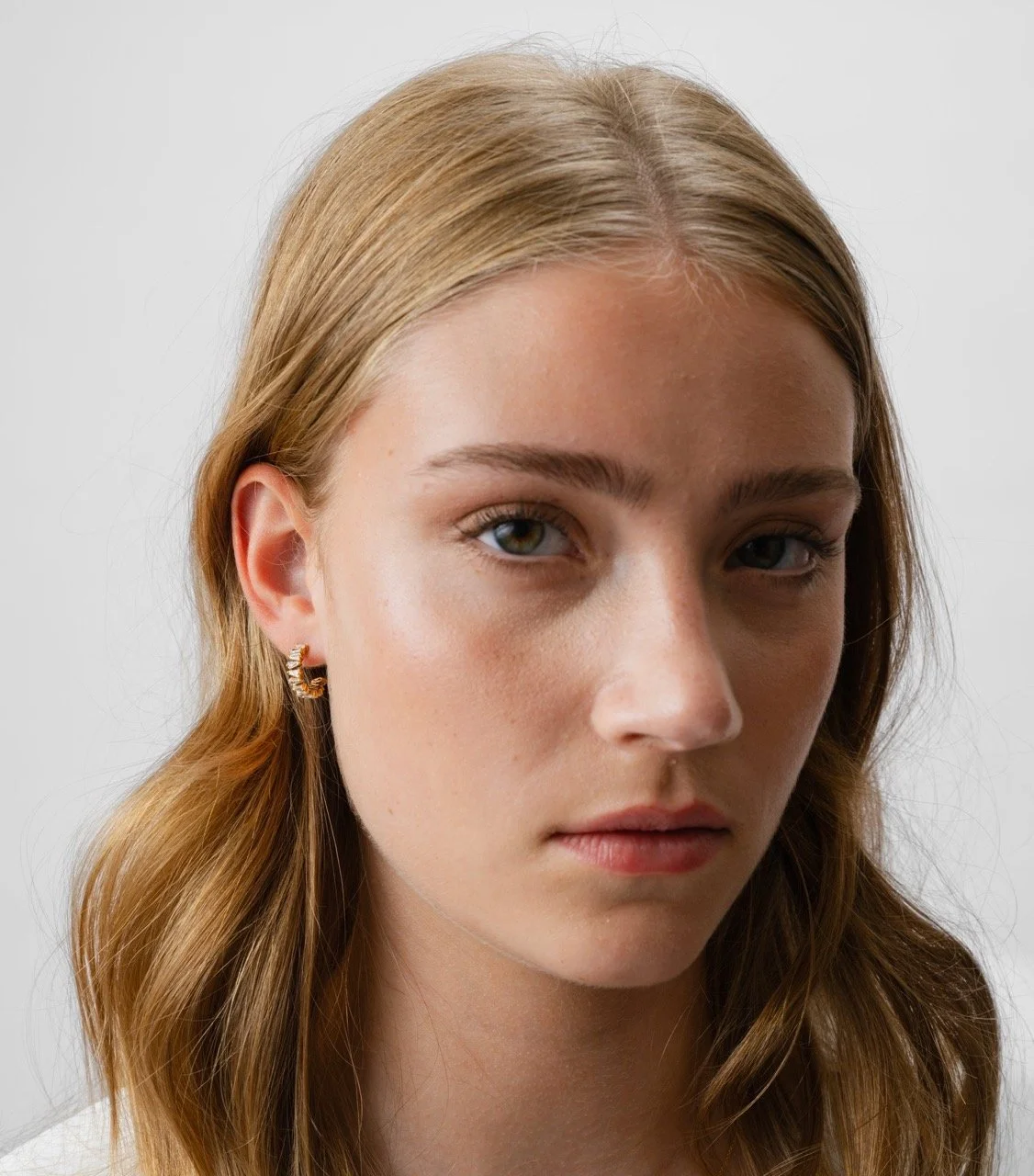 Syster P Ohrringe Iggy Gold mit Steinen.jpeg