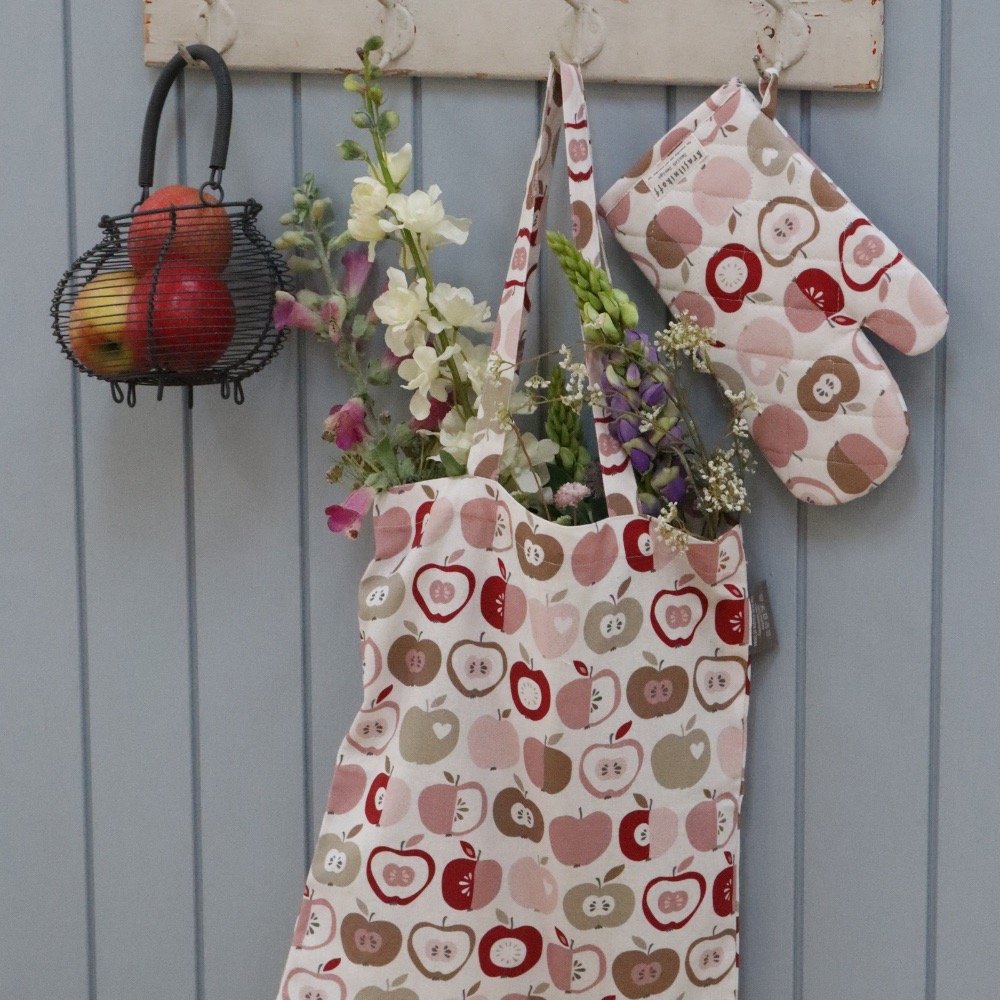 krasilnikoff_shopper_tasche_baumwolle_retro_aepfel_rosa.jpeg