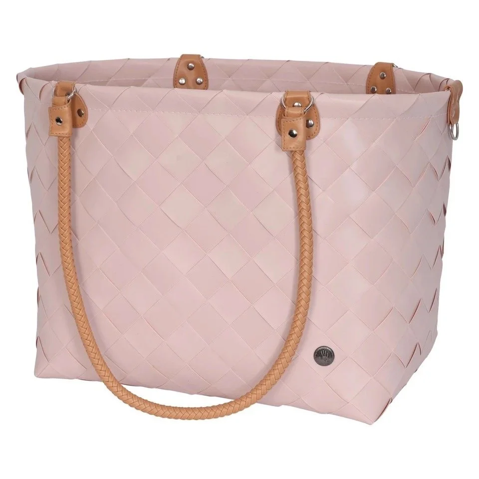 handed_by_sainte_maxime_shopper_nude_1.jpg