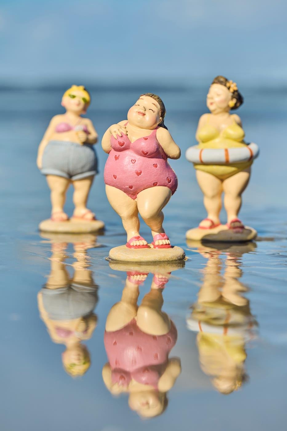 ib_laursen_damen_in_badekleidung_strandkoeniginnen_8.jpg