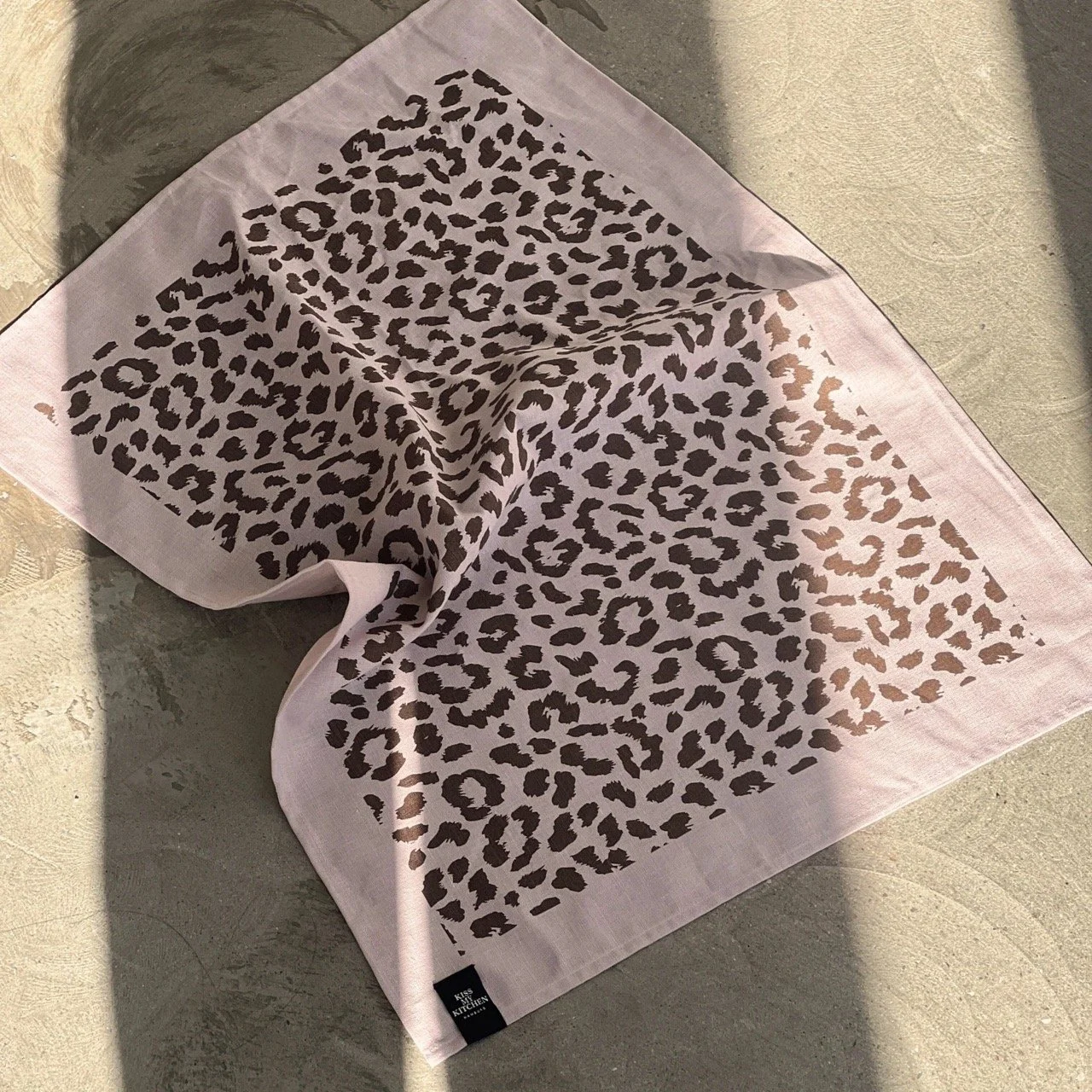 KISS MY KITCHEN Geschirrtuch LEO Rose