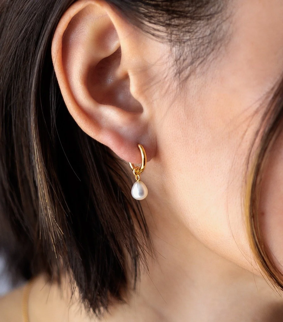 Syster P Ohrringe Creolen Suesswasser Perle .jpeg