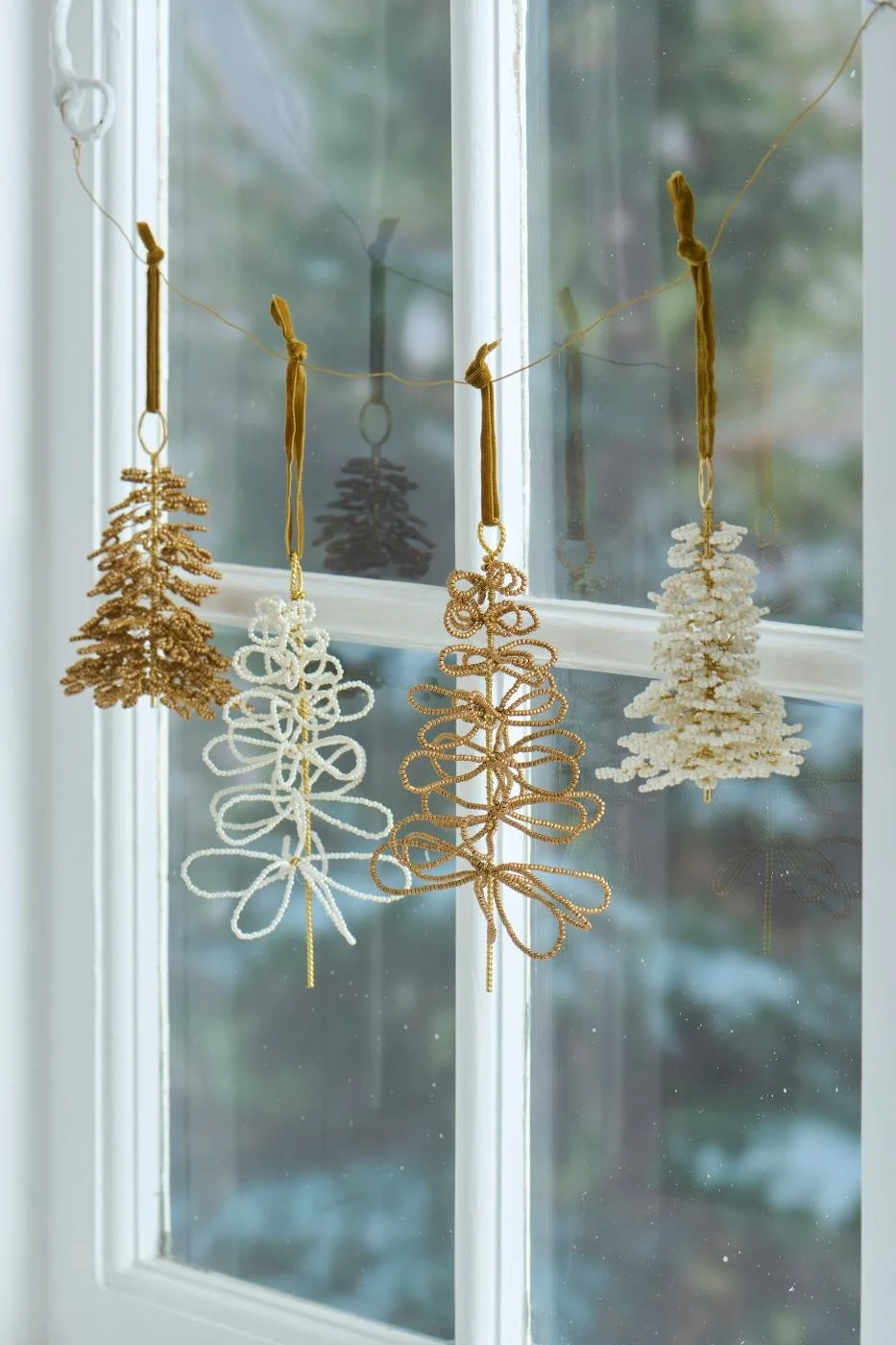 ib_laursen_tannenbaum_perlen-weiss_fariytale_2.jpg (Kopie) (Kopie)