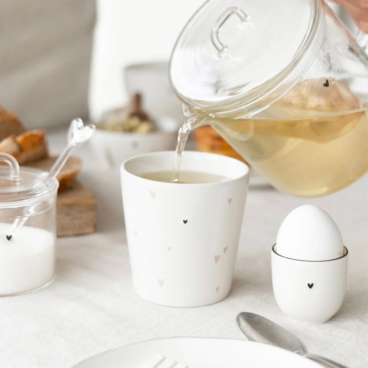 Bastion Collections Becher Herzen allover Natur.jpg