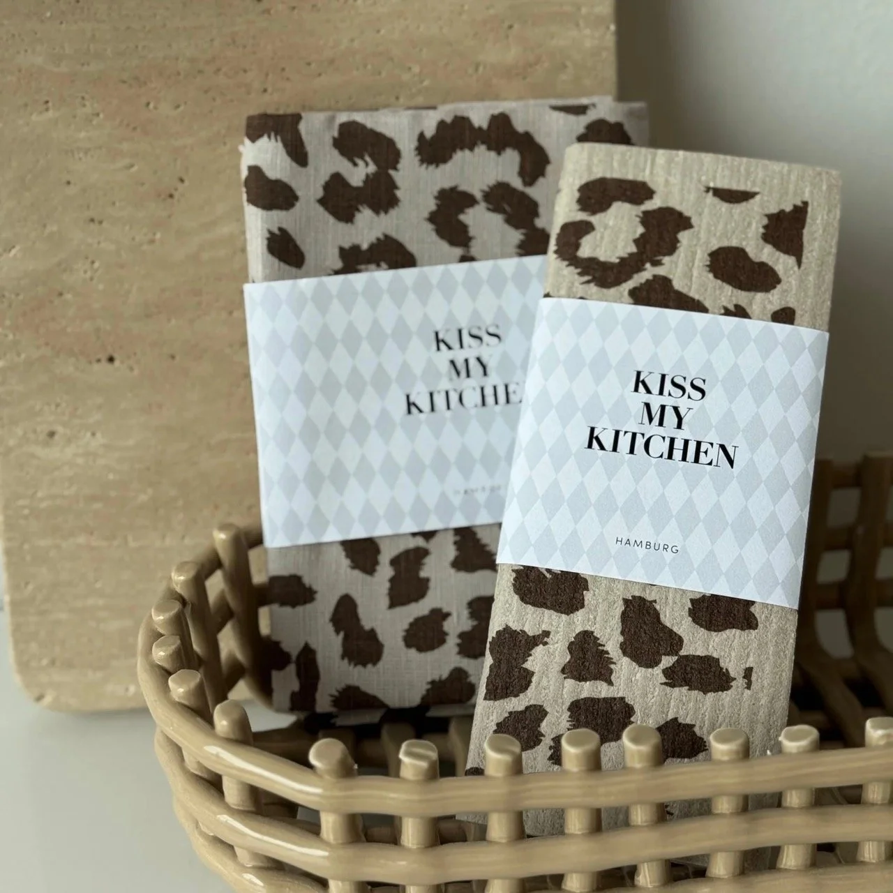 Kiss my kitchen Schwammtuch Geschirrtuch Leo sand braun.jpeg