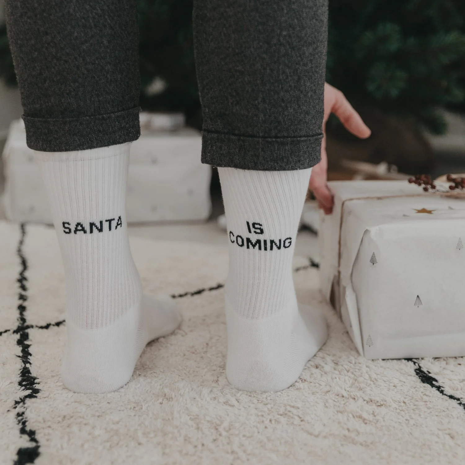 eulenschnitt_socken_weiss_santa_is_coming_santa_6.jpg