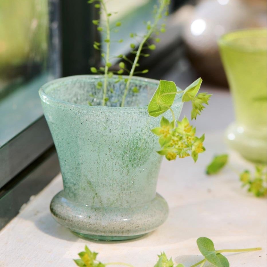 Ib+Laursen+Vase+Glas+mint+mit+Blaeschen+mundgeblasen.jpg