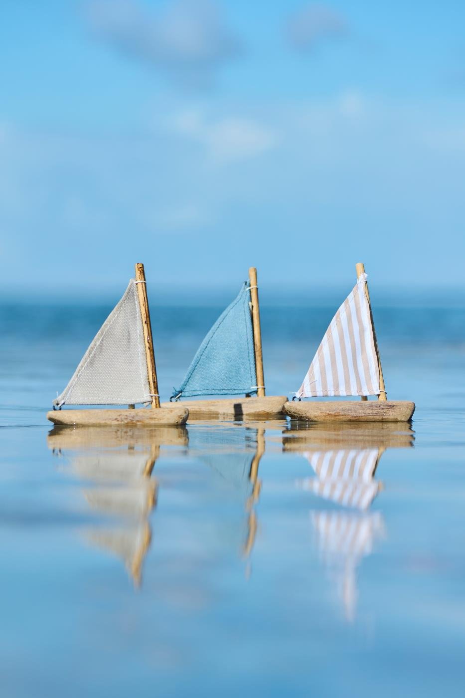 Ib Laursen Segelschiff mit Holz und Segel.jpg