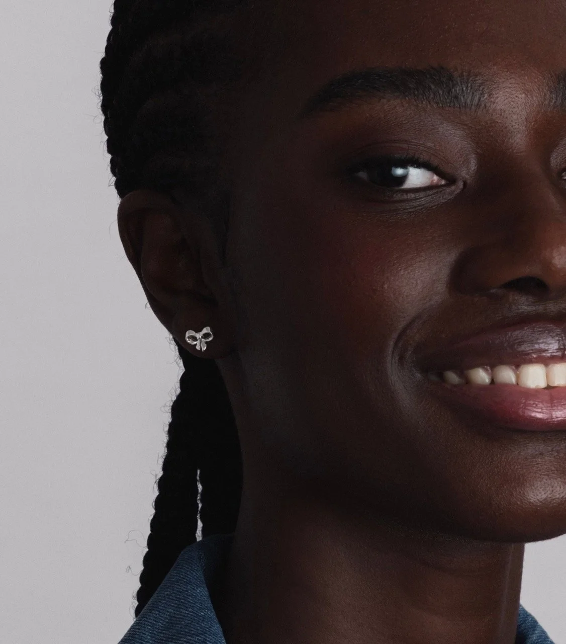 Syster P Ohrstecker Rosie mini Schleife Silber.jpeg