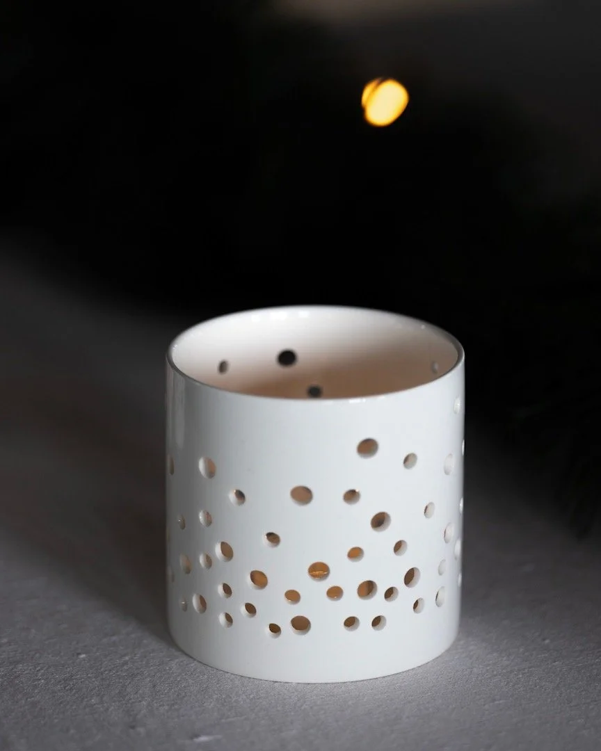 soegne_home_kerzenhalter_dots_teelicht_weiss_2.jpeg