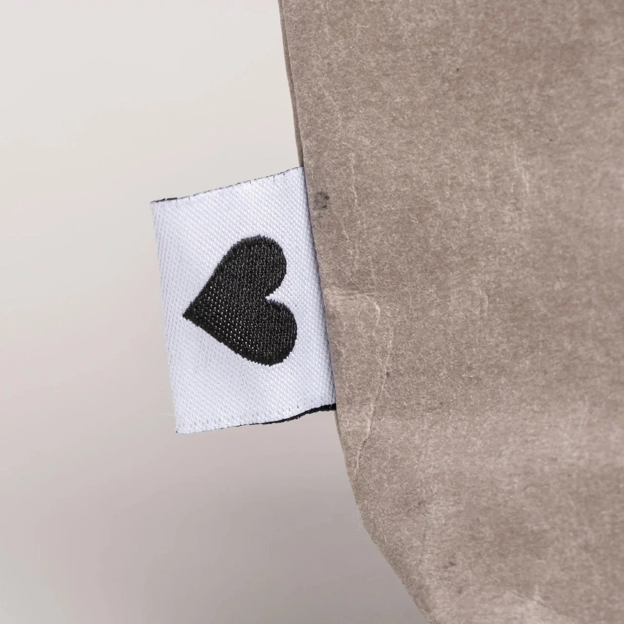 eulenschnitt_kosmetiktasche_herz_photocredits_ericanders_3.jpg