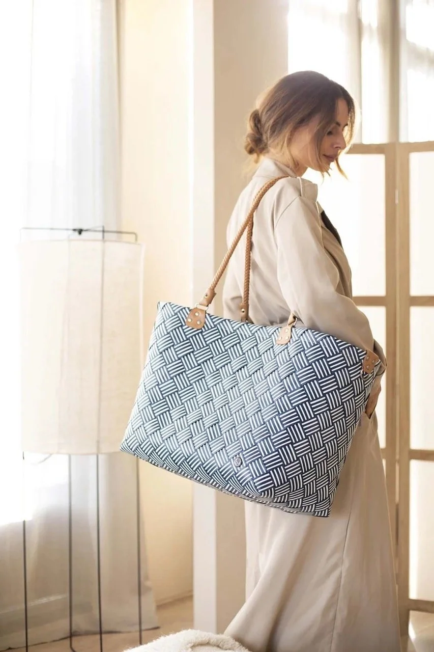handed_by_saint_maxime_Shopper_ocean_blue_2.jpg