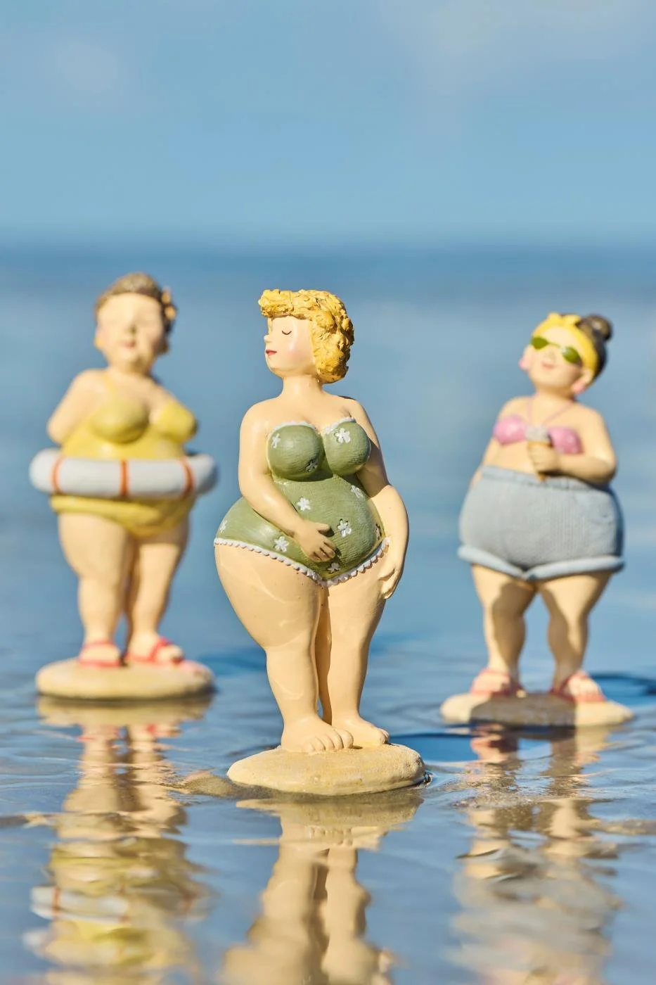 ib_laursen_damen_in_badekleidung_strandkoeniginnen_6.jpg