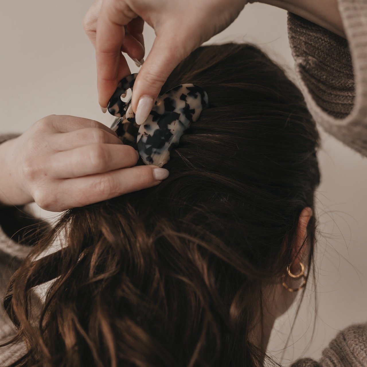 eulenschnitt_haar_spange_leo_herz_braun_photocredis_eulenschnitt_14.jpeg