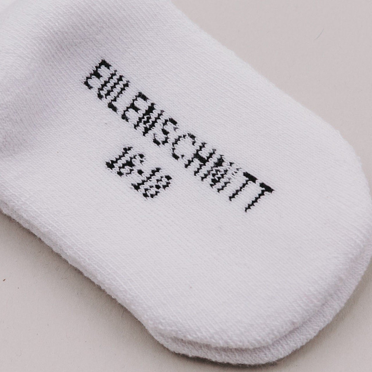 eulenschnitt_baby_socken_mini_photocredits_eulenschnitt_2.jpeg