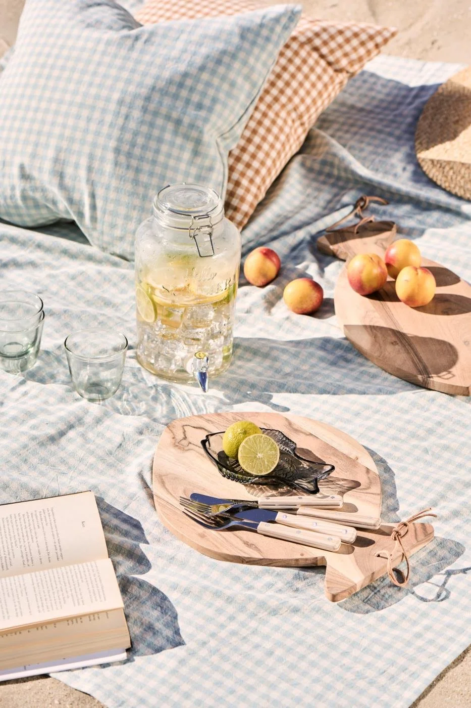 Ib Laursen Getraenke Halter aus Glas Hello Summer.jpg