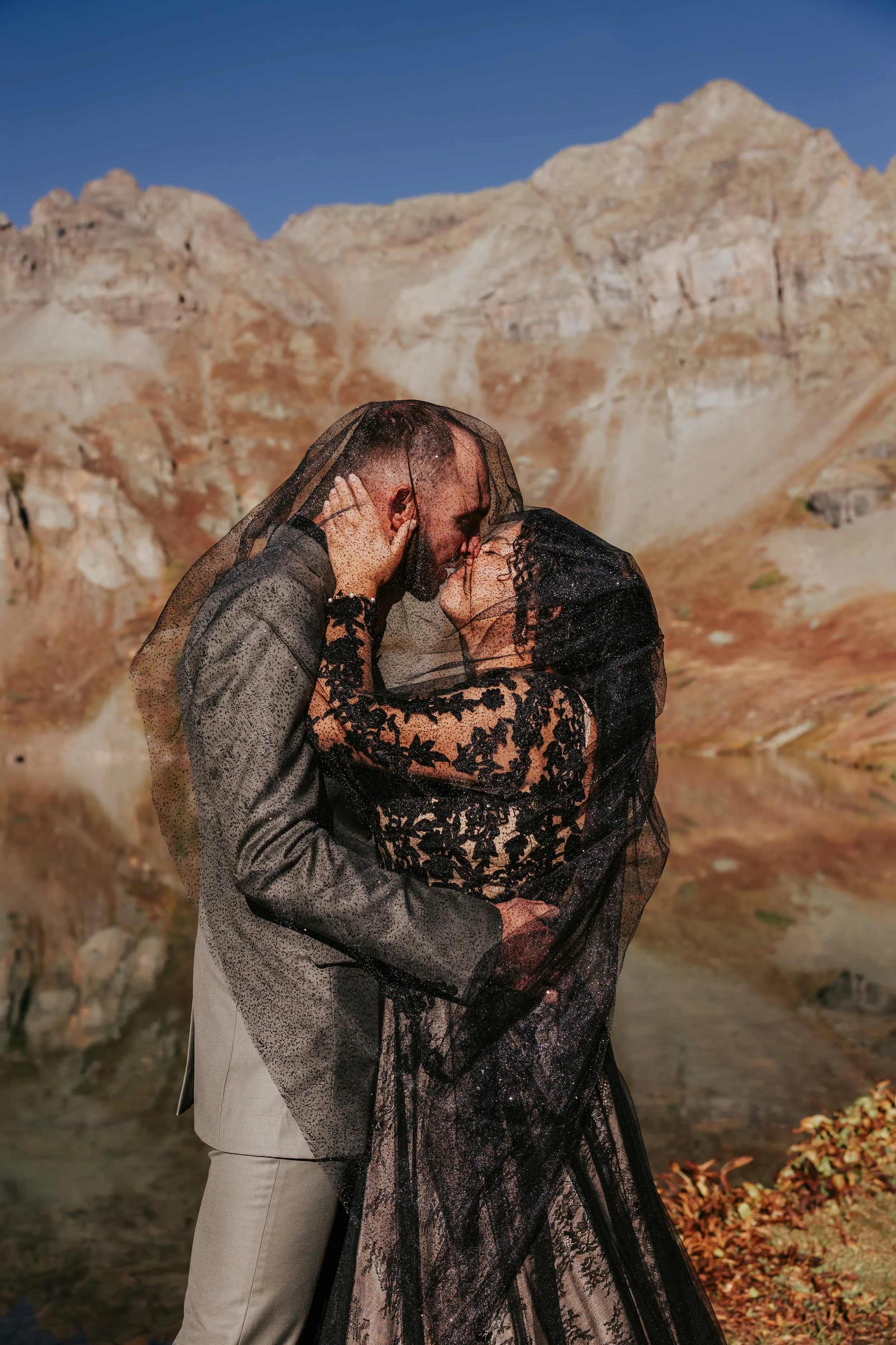 Heusinkveld-Elopement-Portraits-93.jpg