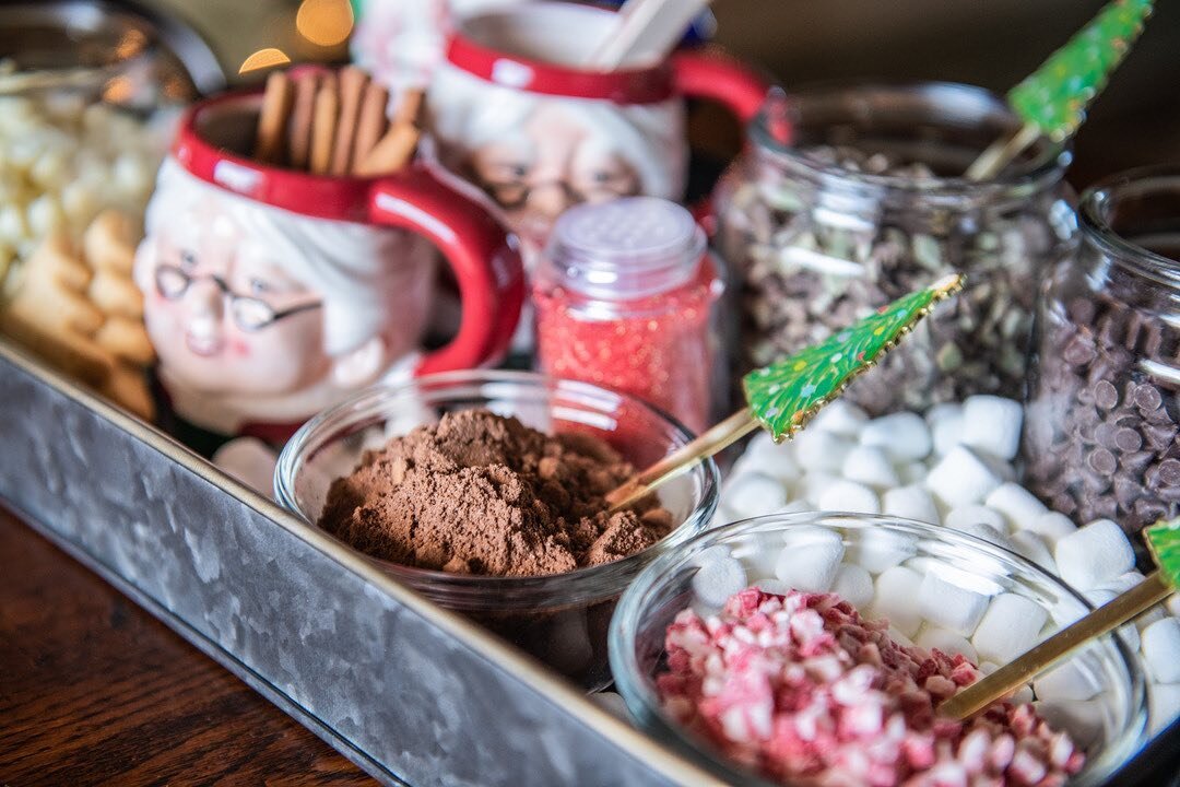 I&rsquo;m a tad late (3 days) for National Hot Cocoa Day but this one is too good not to share! (Exam week has me all 🤪🤪🤪🤪🤪🤪🤪🤪)
⠀⠀⠀⠀⠀⠀⠀⠀⠀
What are your favorite hot cocoa recipes?
Ingredients?
⠀⠀⠀⠀⠀⠀⠀⠀⠀
My personal fave is peppermint hot coco