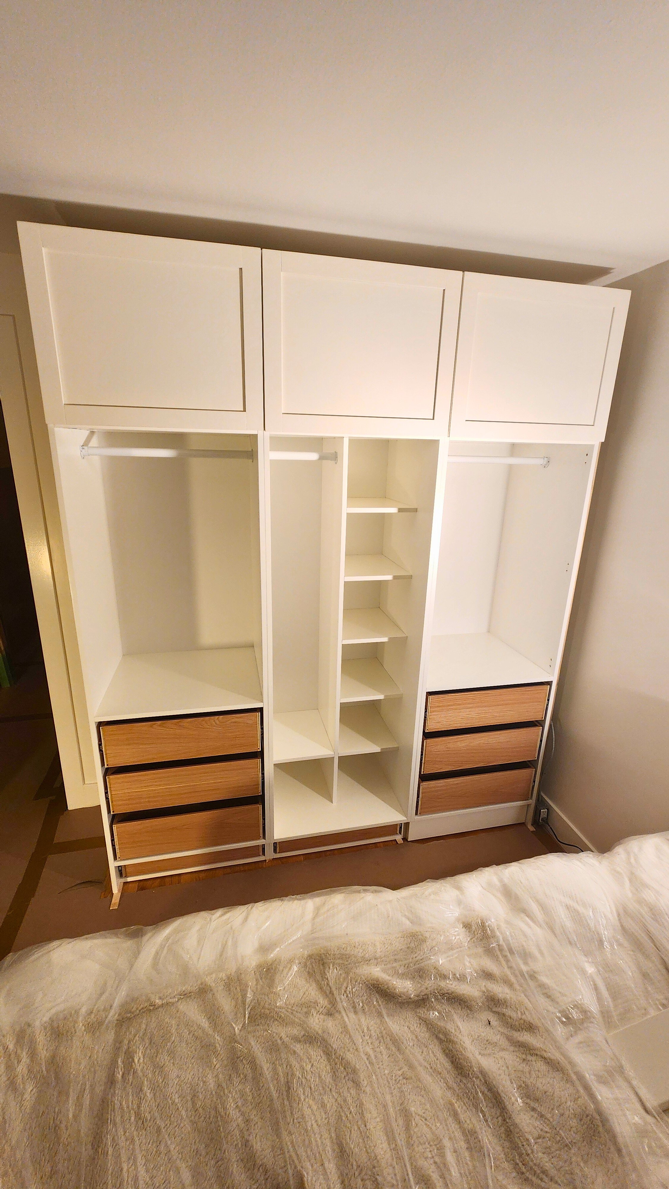 bedroom-closet-storage-built-in-new-york-city.jpg