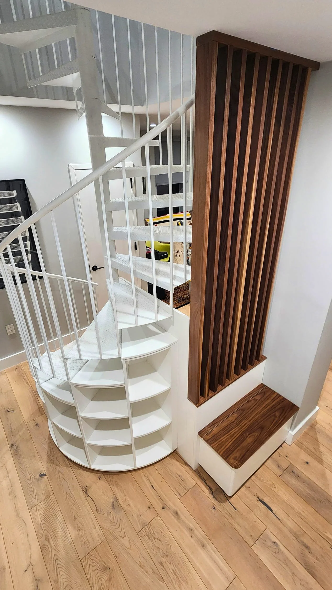 custom-spiral-staircase-bookshelf-new-york-ny.jpg