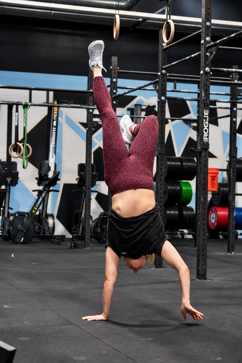 Centered CrossFit Handstand Balance.png