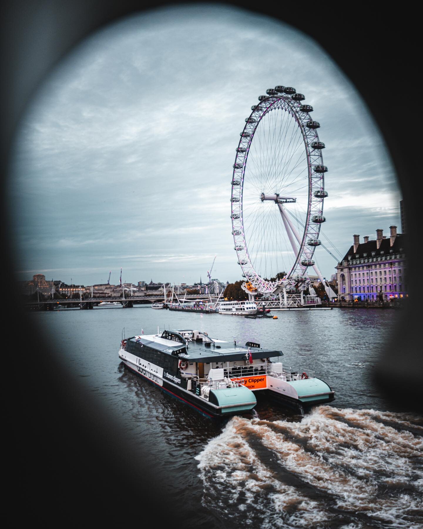Yes that is an @uber boat. I was very surprised too when I saw it London. Too bad Big Ben is still under construction so for now we can enjoy the @londoneye 
.
Edited with my presets, linked in the bio.
.
#canonshooter #photography #london #england #