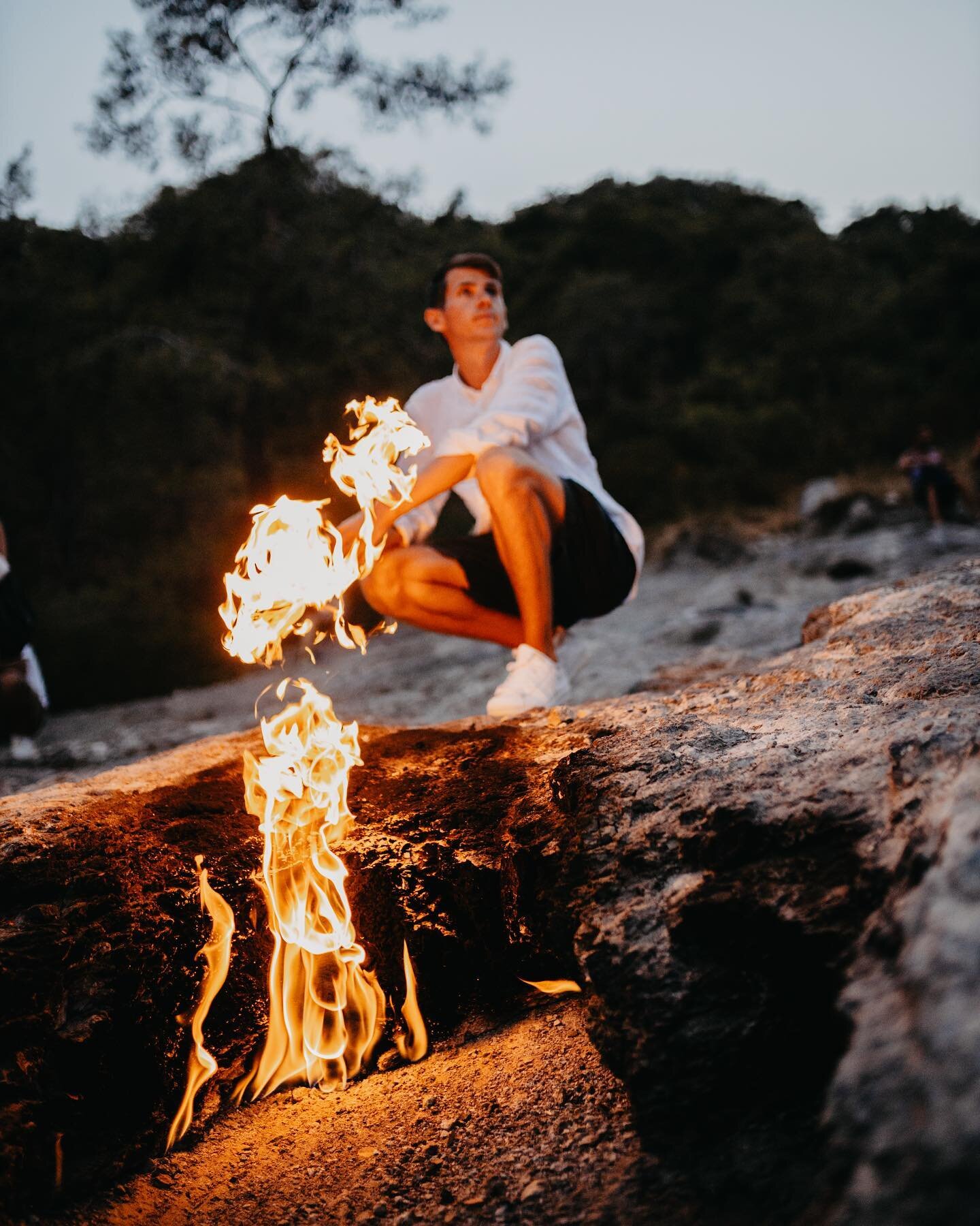 The flames you see on these photos have been burning for centuries. Mount Chimaera a place in ancient Lucia notable for constantly burning fires.
These are methane gases that emerge from rock and burn.
.
However, a legend says that indestructible 3 h