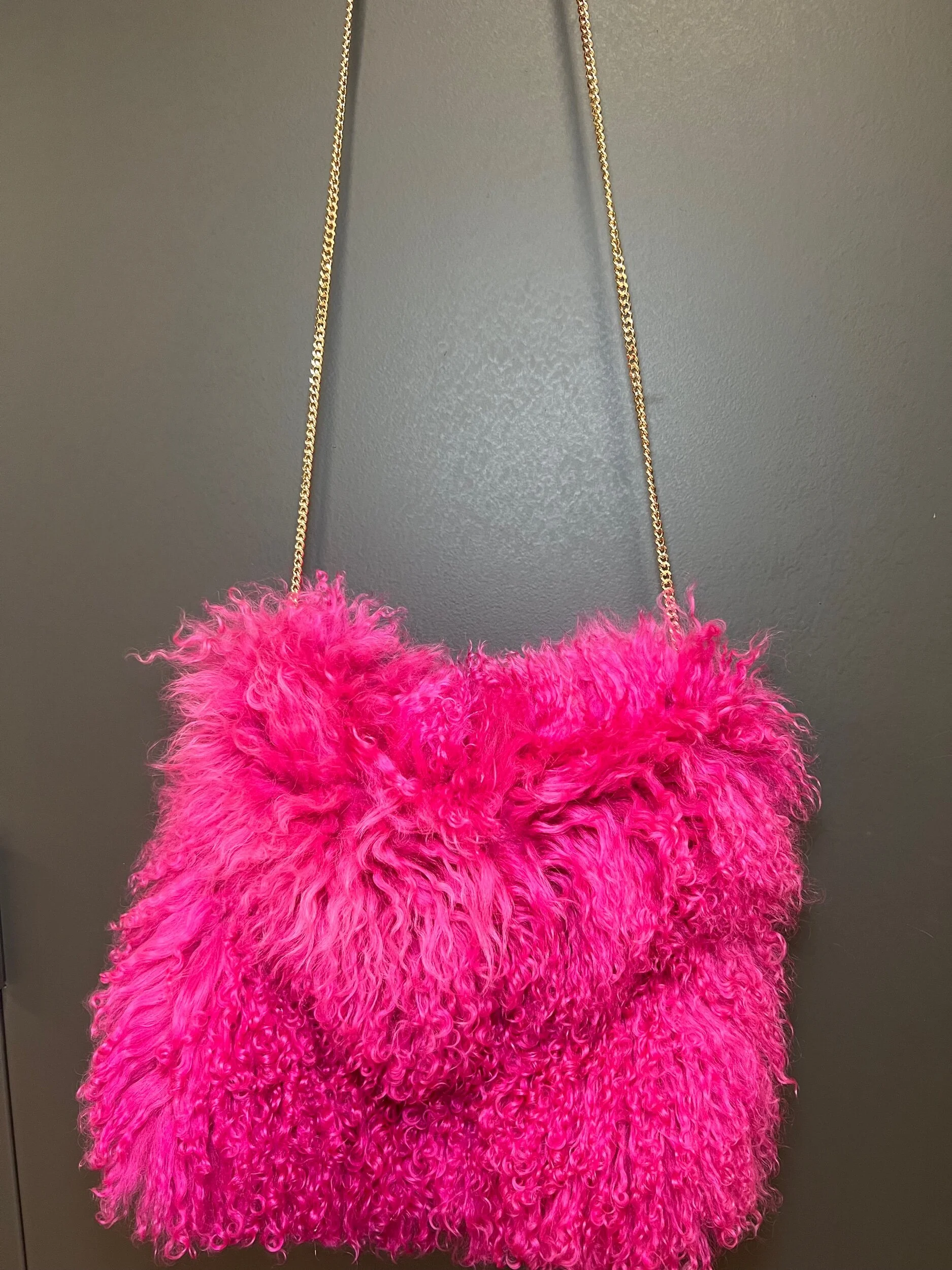 FF5BE140-86D3-4A20-95F1-9648E50E43C7